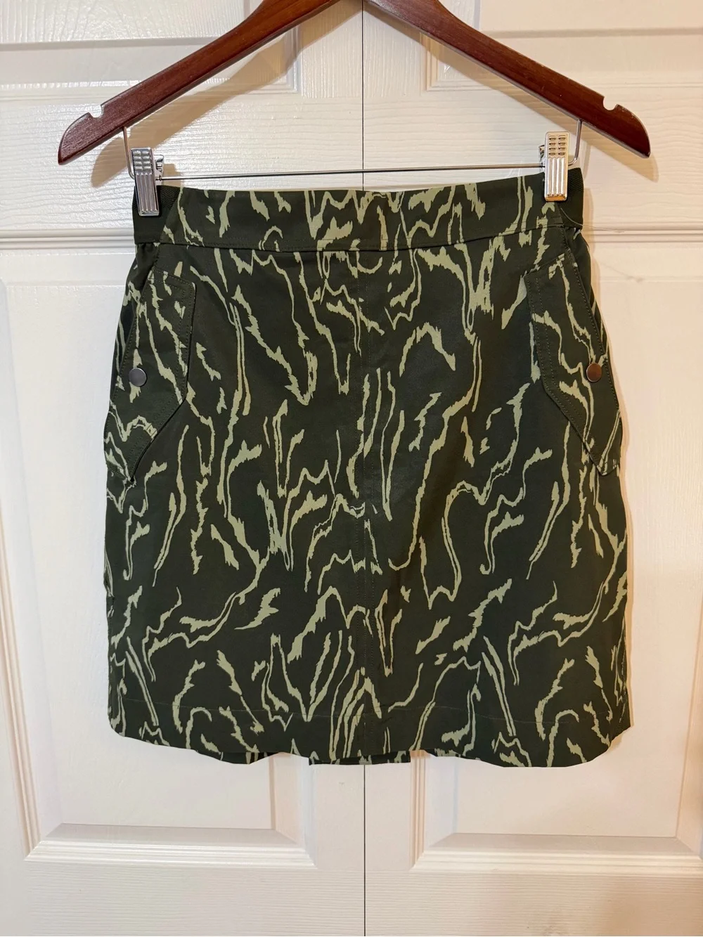 Athleta Olive Green Printed Mini Skort with Pockets